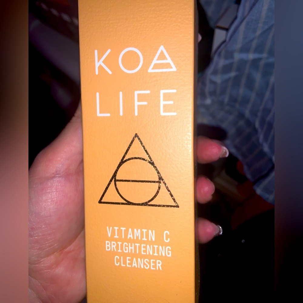 Vitamin C Brightening Cleanser NIB CLASSIC FALL SKINCARE SEPHORA $33 koa life